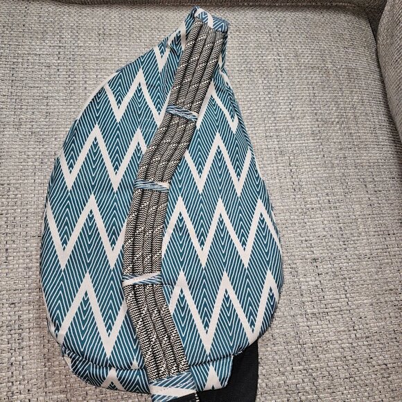 Kavu Rope Sling Shoulder Bag Zig Zag Cross Body Strap Pockets Zip Adjustable - Picture 3 of 8